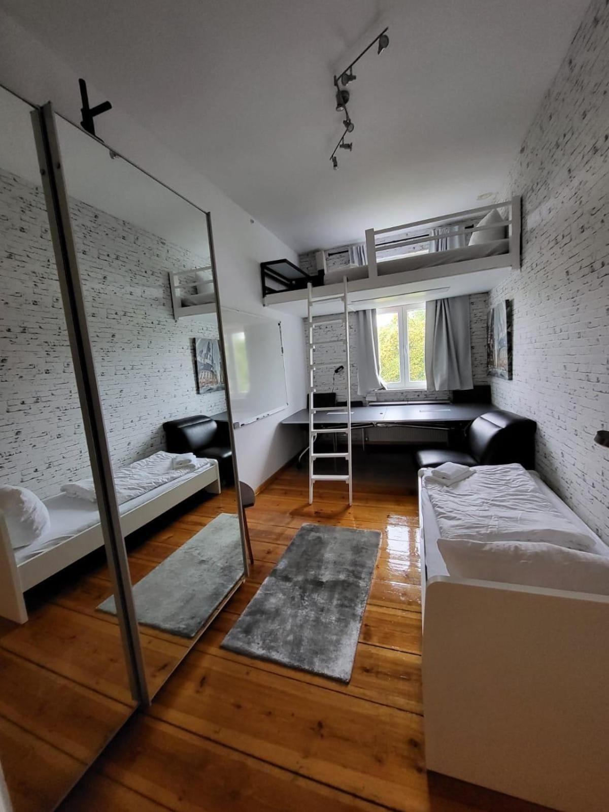 Cosy And Flat With Piano * Berlijn