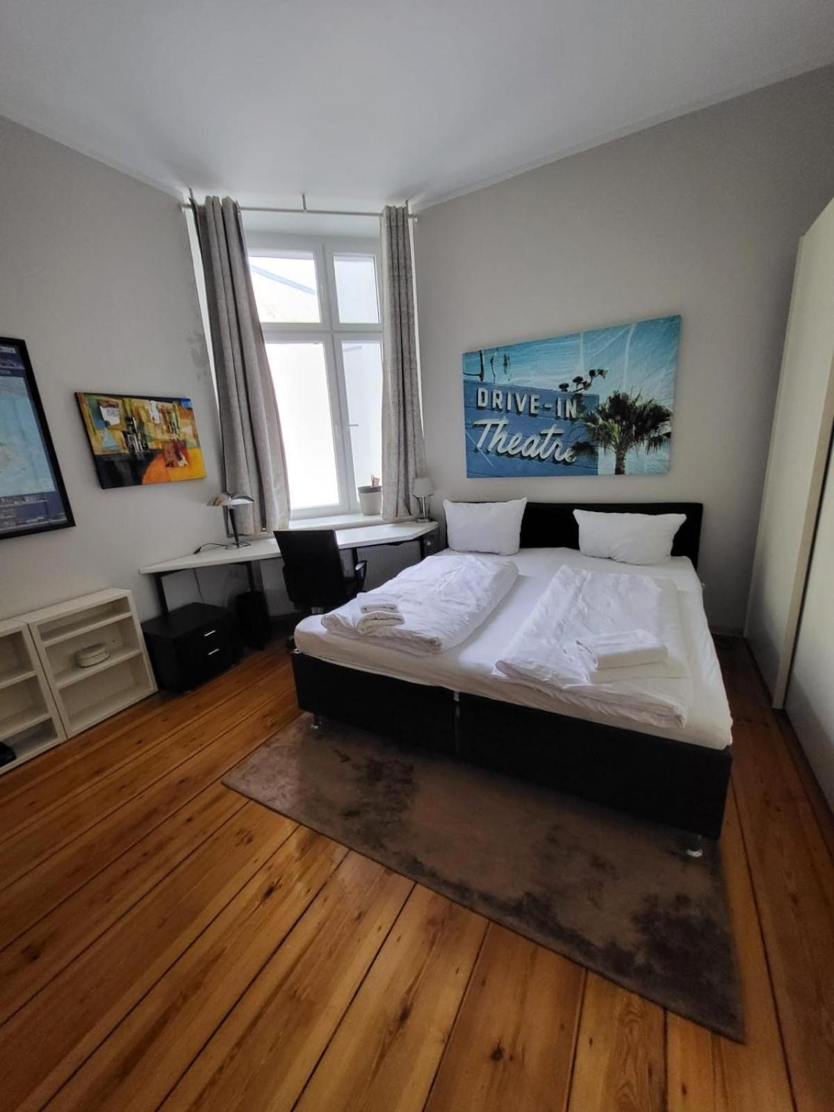 Cosy And Flat With Piano Appartement Berlijn